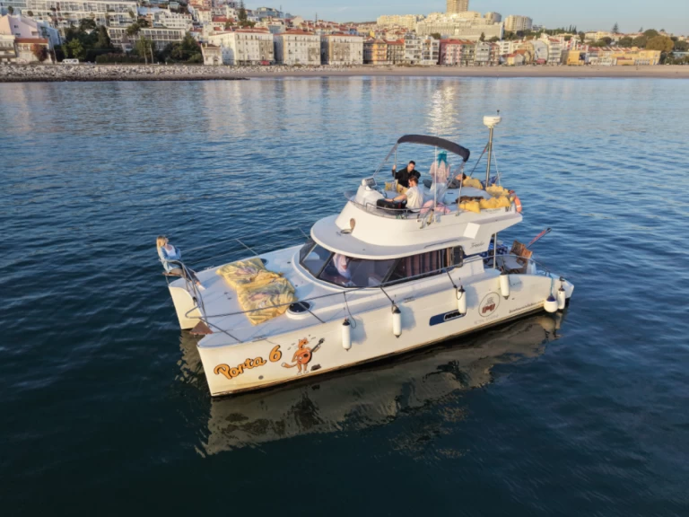 Bareboat Rental Motorboat Fountaine Pajot with a boat licence