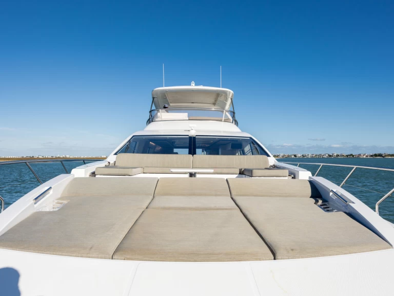 Luxury Yacht rental in Miami - Azimut 72 Flybridge