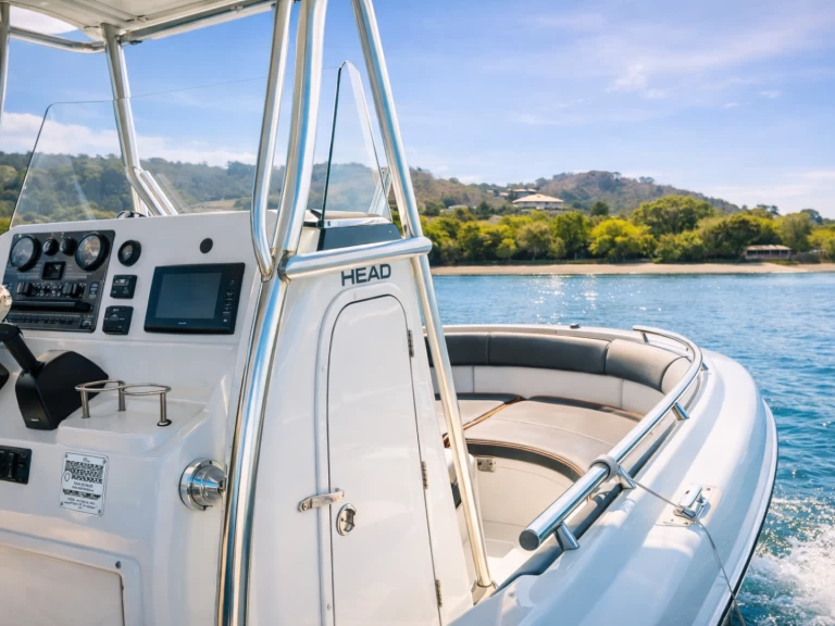 Boat rental Robalo Robalo 24 FT in Coco Bay on Samboat