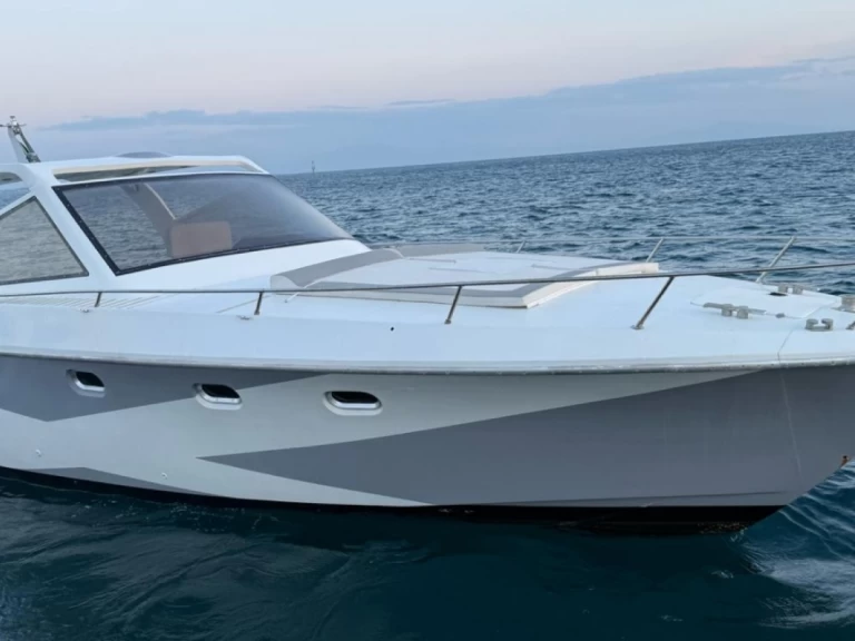 Ferretti Altura 39 in Salerno on SamBoat