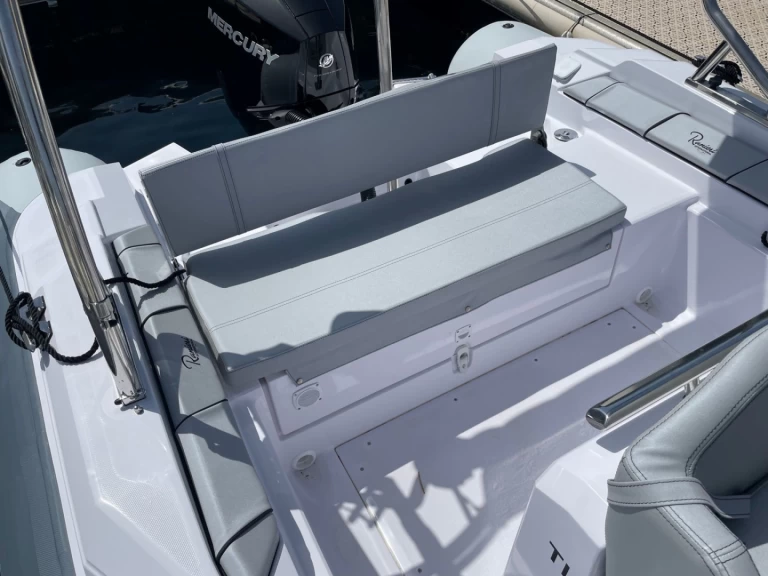 RIB rental in Cavalaire-sur-Mer - Ranieri International  RANIERI 23 CAYMAN SPORT TOURING