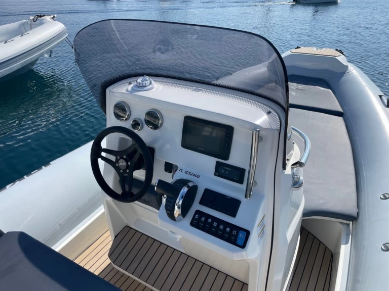 Rent a Joker Boat Clubman 24 Cavalaire-sur-Mer