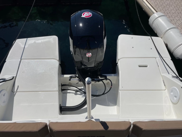 Motorboat rental in Cavalaire-sur-Mer - Quicksilver Quicksilver 675 Activ Open