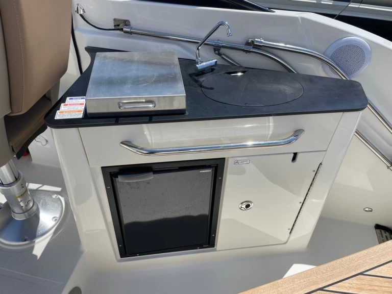 Motorboat rental with or without captain Quicksilver Cavalaire-sur-Mer