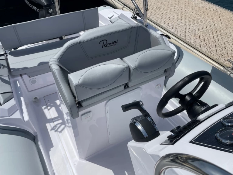 RIB for rent Cavalaire-sur-Mer at the best price