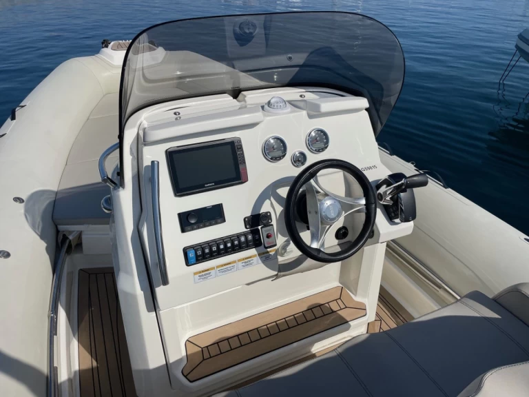 RIB for rent Cavalaire-sur-Mer at the best price