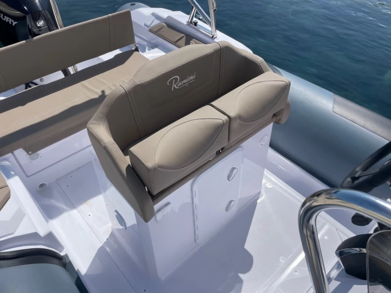 Yacht charter Cavalaire-sur-Mer cheap Cayman 23 Sport