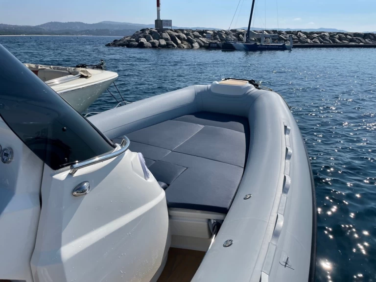 RIB for rent Cavalaire-sur-Mer at the best price