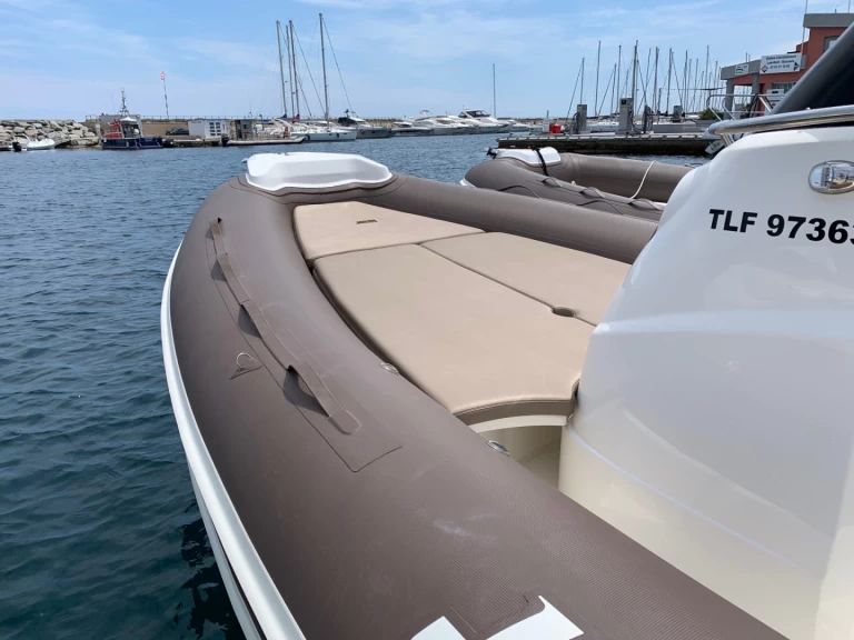 RIB rental in Cavalaire-sur-Mer - Joker Boat Clubman 24
