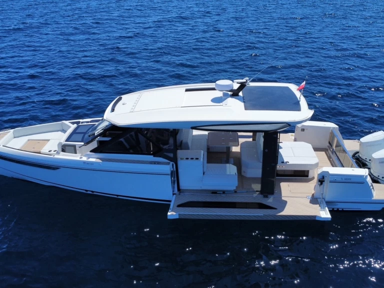 Bareboat Rental Motorboat Saxdor with a boat licence