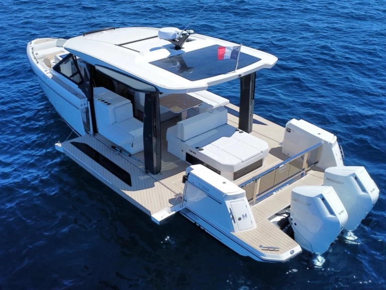 Motorboat for rent Cavalaire-sur-Mer at the best price