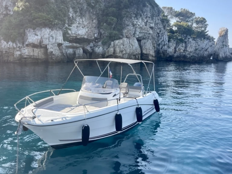 Boat rental Jeanneau Cap Camarat 6.5 CC Serie 3 in Antibes on Samboat