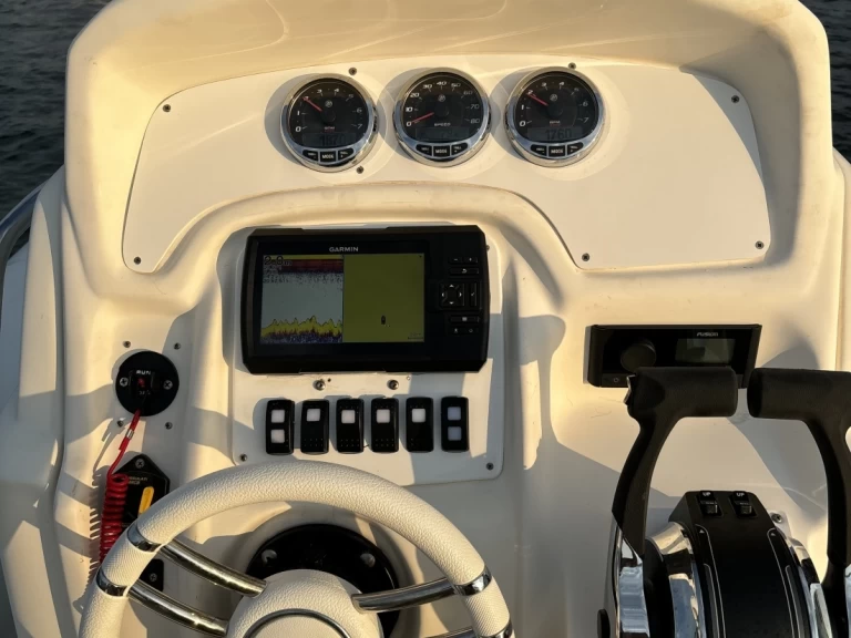 Rent a Nuova Jolly Prince 28 Grand Piquey