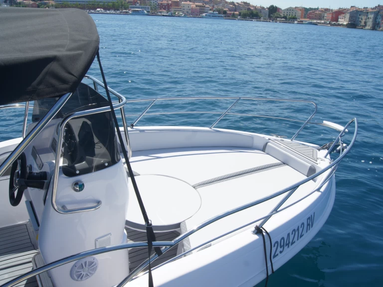 Bluline Bluline 21 Ft Open in Rovinj on SamBoat
