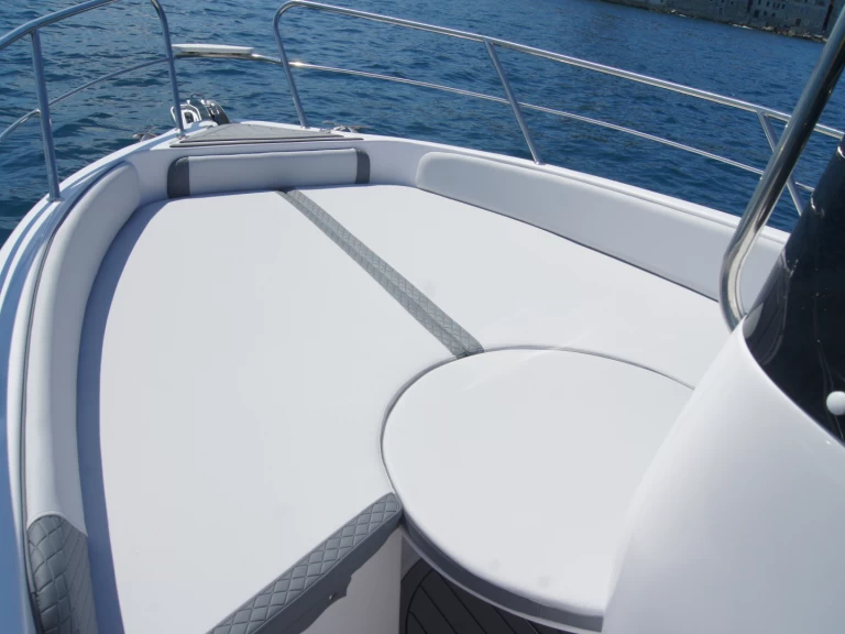 Rent a Bluline Bluline 21 Ft Open Rovinj