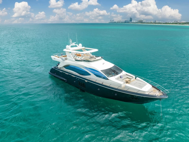 Luxury Yacht rental in Miami - Azimut 85 Flybridge