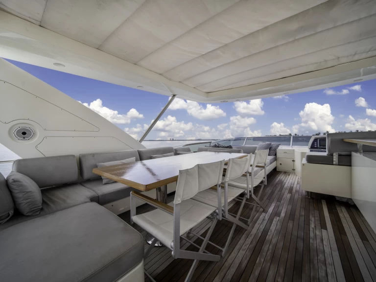 Luxury Yacht for rent Miami at the best price