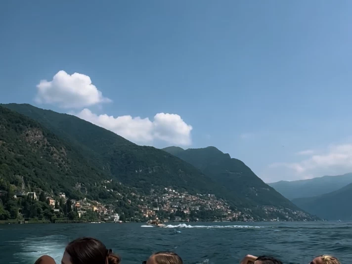 Yacht charter Como (City) cheap Bertram 31