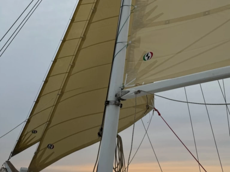 Yacht charter Vlychada cheap trehandiri