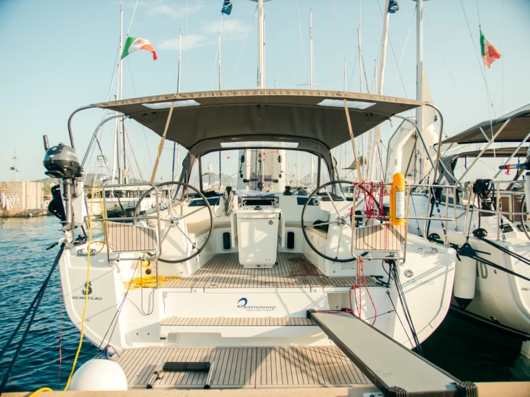 Bareboat Rental Sailboat Bénéteau with a boat licence
