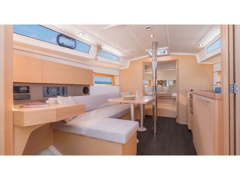 Yacht charter Olbia cheap Oceanis 38 (3/2)