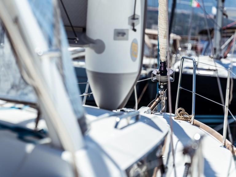 Boat rental Bénéteau Oceanis 38 in Olbia on Samboat