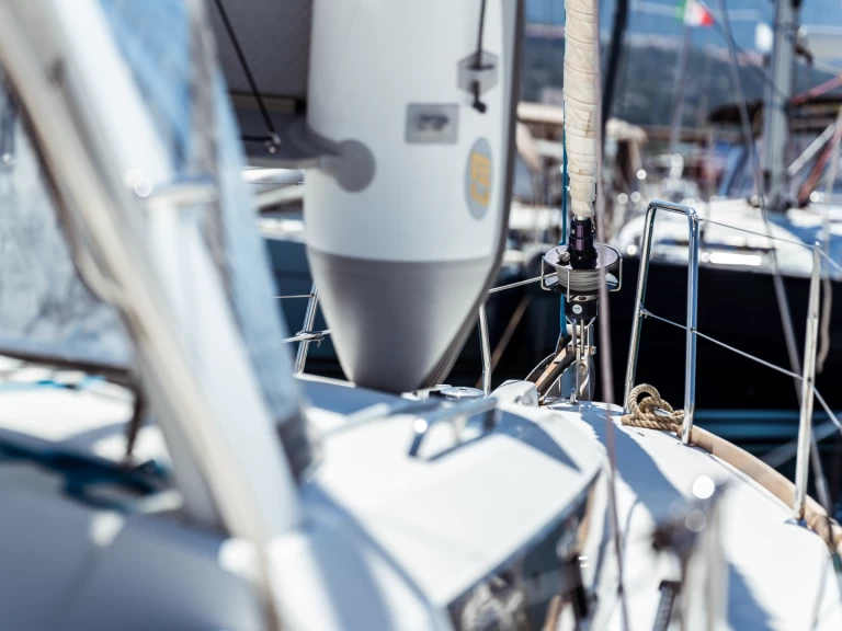 Boat rental Bénéteau Oceanis 38 in Olbia on Samboat