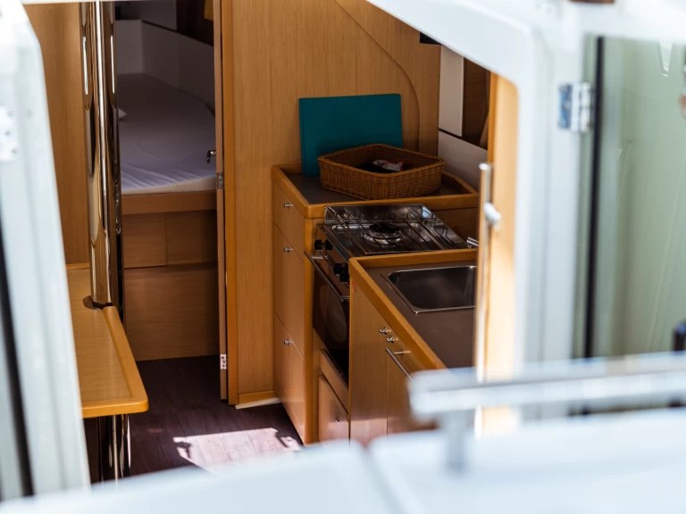 Rent a Bénéteau Oceanis 38 Olbia