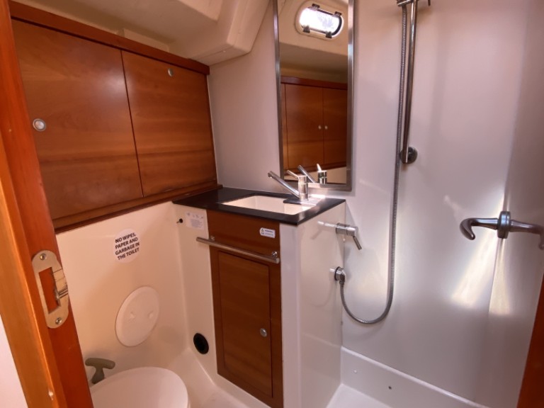 Rent a Hanse Hanse 430e Pula