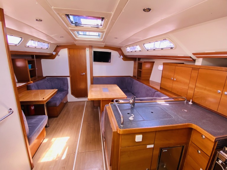 Sailboat for rent Pula at the best price