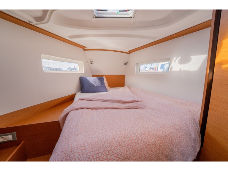 Yacht charter San Miguel De Abona cheap Sun Odyssey 380