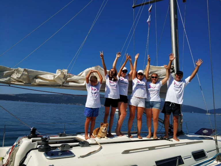 Boat rental Dufour Dufour 405 in Tivat on Samboat