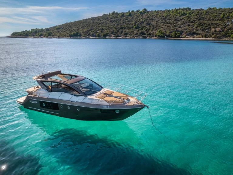 Motorboat rental in Split - Cranchi M 44 Hard Top
