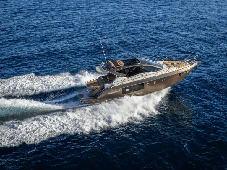 Boat rental Cranchi M 44 Hard Top in Split on Samboat