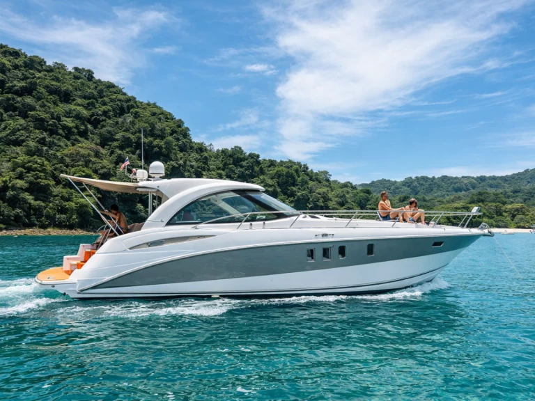 Rent a Cruiser Yachts 400 Express Coco Bay