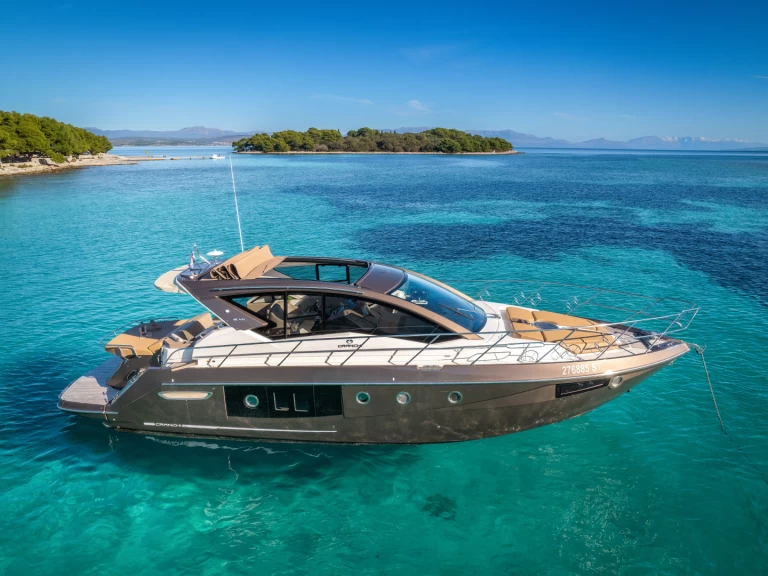 Cranchi Cranchi M44 HT charter bareboat or captained in  Kaštel Gomilica