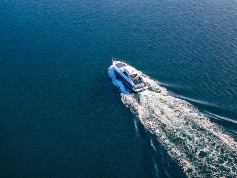 Boat rental Fairline Fairline 50 FT in Coco Bay on Samboat