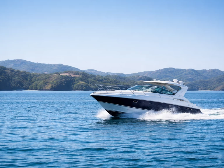 Luxury Yacht rental with or without captain Fairline Coco Bay