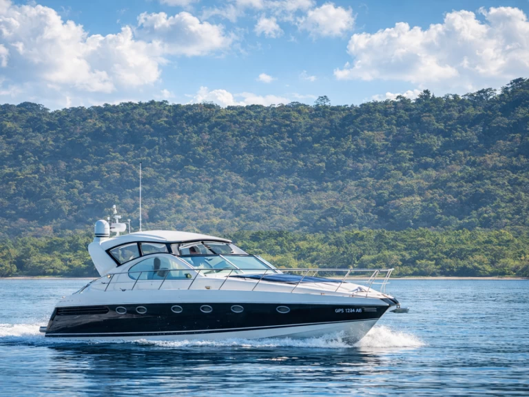 Boat rental Fairline Fairline 50 FT in Coco Bay on Samboat