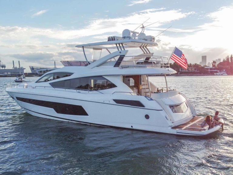 Luxury Yacht for rent Miami Beach at the best price