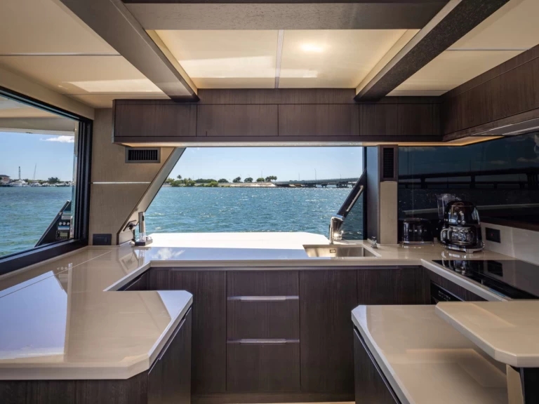 Luxury Yacht rental in Miami - Galeon Don't Tell MOM