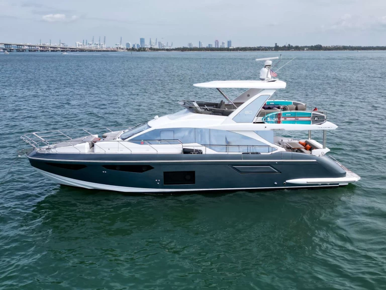 Bareboat Rental Luxury Yacht Azimut with a boat licence