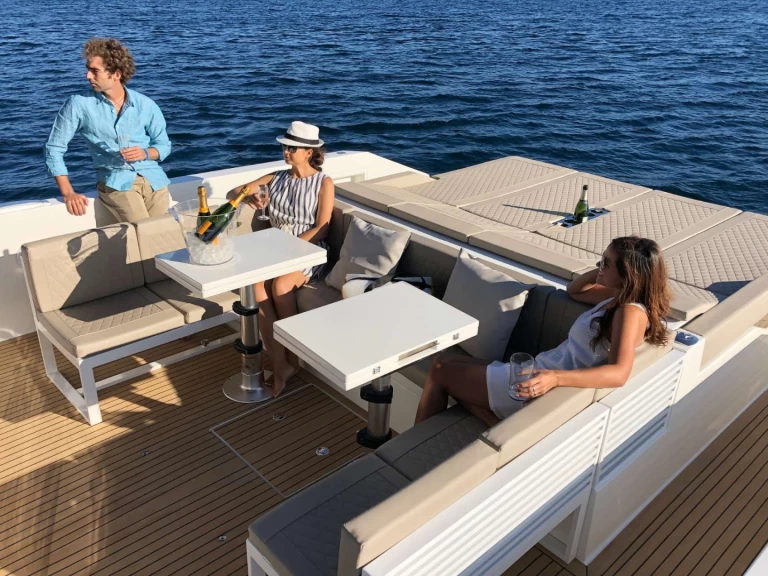 Luxury Yacht for rent Alimos at the best price