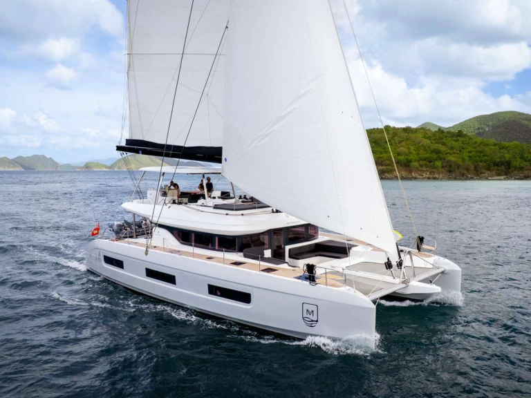 Bareboat Rental Luxury Yacht Lagoon with a boat licence