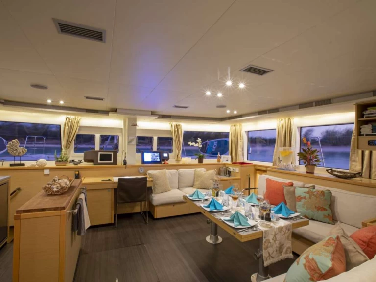 Bareboat Rental Luxury Yacht Lagoon with a boat licence