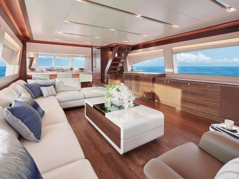 Yacht charter Nassau cheap Naya Maryn