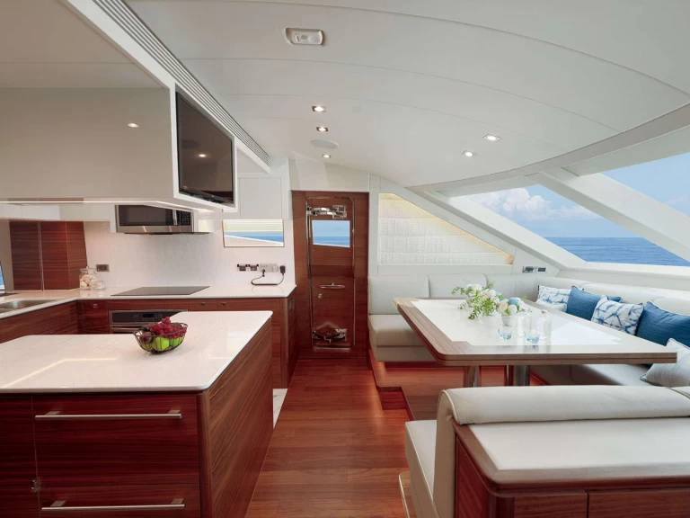 Bareboat Rental Luxury Yacht Horizon with a boat licence