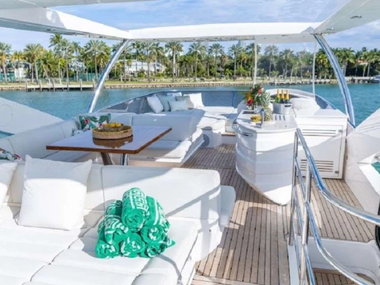 Luxury Yacht for rent Miami Beach at the best price