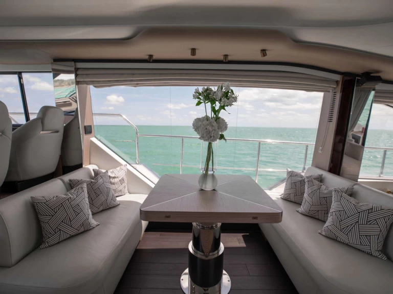 Luxury Yacht rental with or without captain Azimut State of Florida