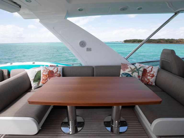 Luxury Yacht for rent State of Florida at the best price